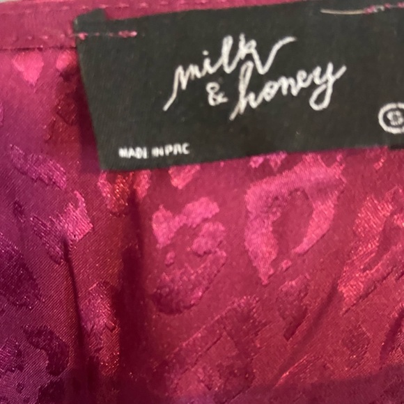 Satin cheetah long sleeve going out top - Picture 3 of 4